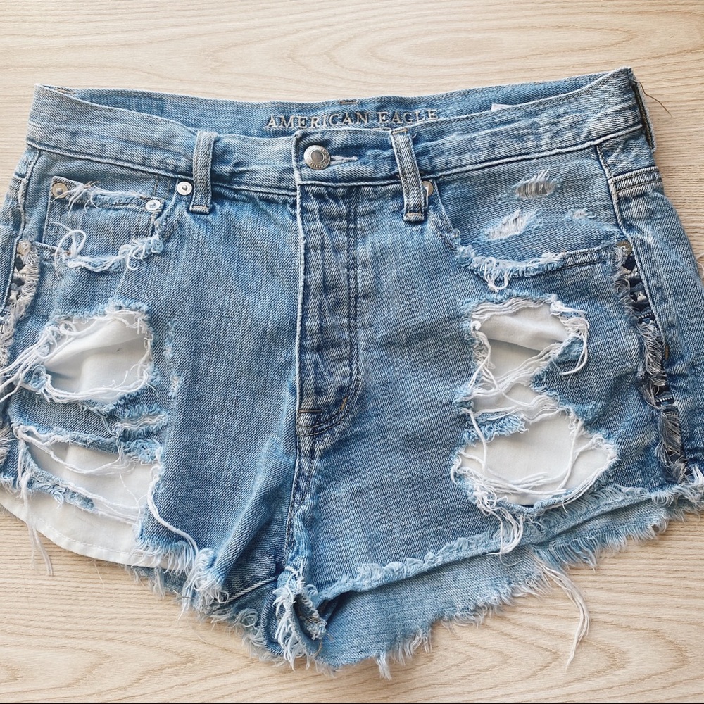 AMERICAN EAGLE HIGH RISE FESTIVAL SHORTS 8